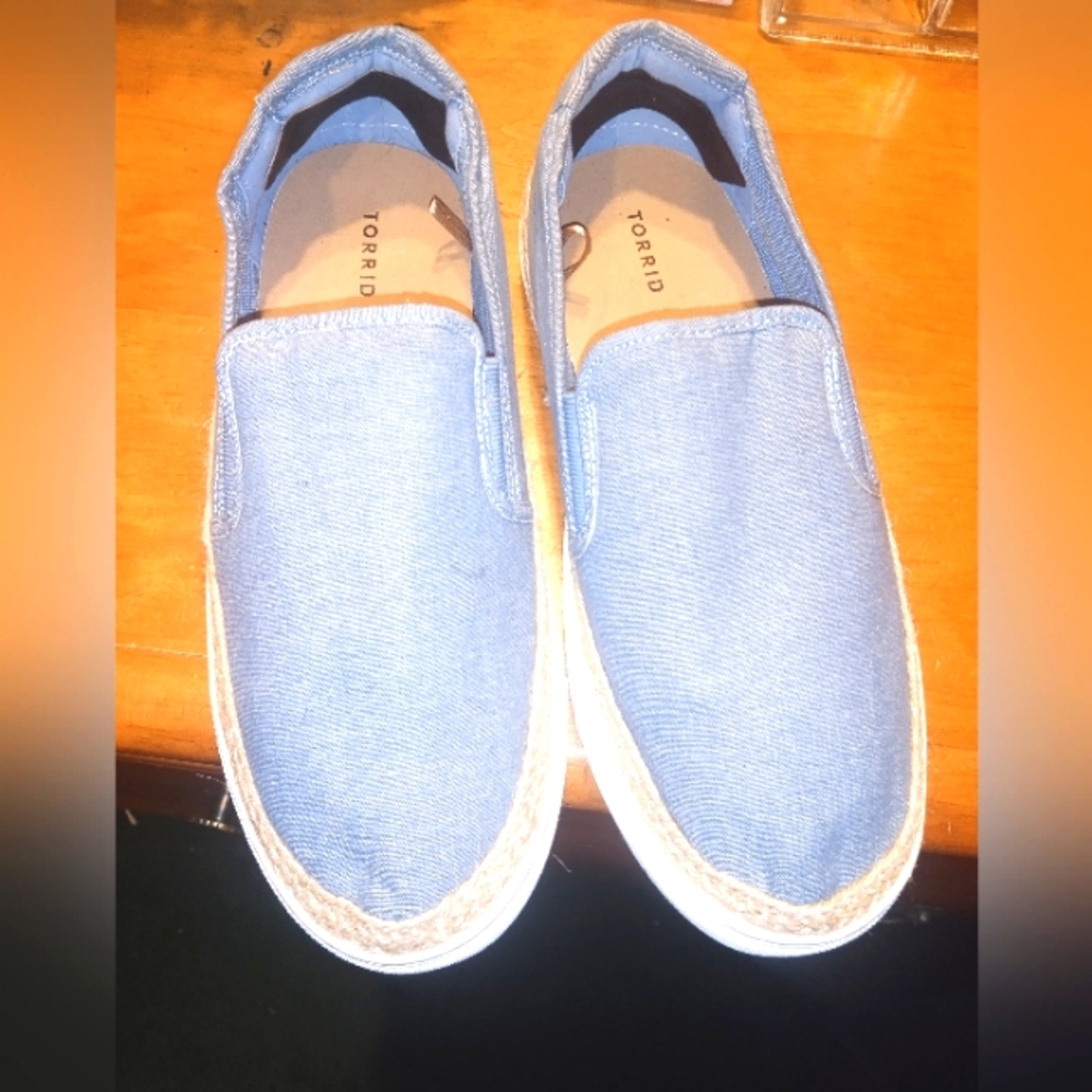 SALE💥EUC Torrid Light Blue Slip On Loafers With Rope Trim Size 9.5W Unisex